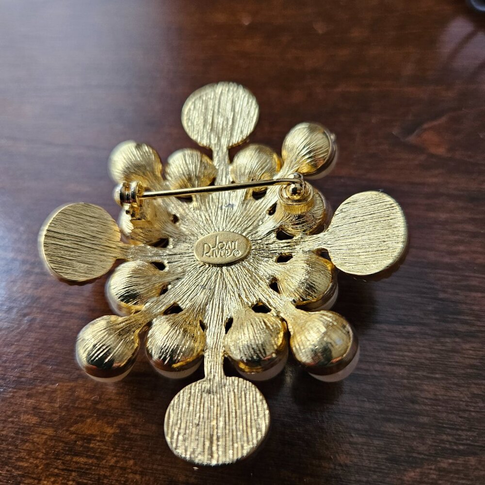 Vintage Joan Rivers Imperial Maltese Cross Faux Pearl Gold Tone Brooch - Picture 2 of 2
